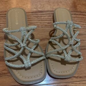 Andiamo Tan/Gold Flat Sandals, Size 6